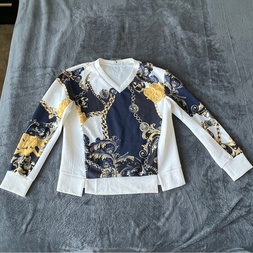 ✨Foray Golf White and Blue Blouse